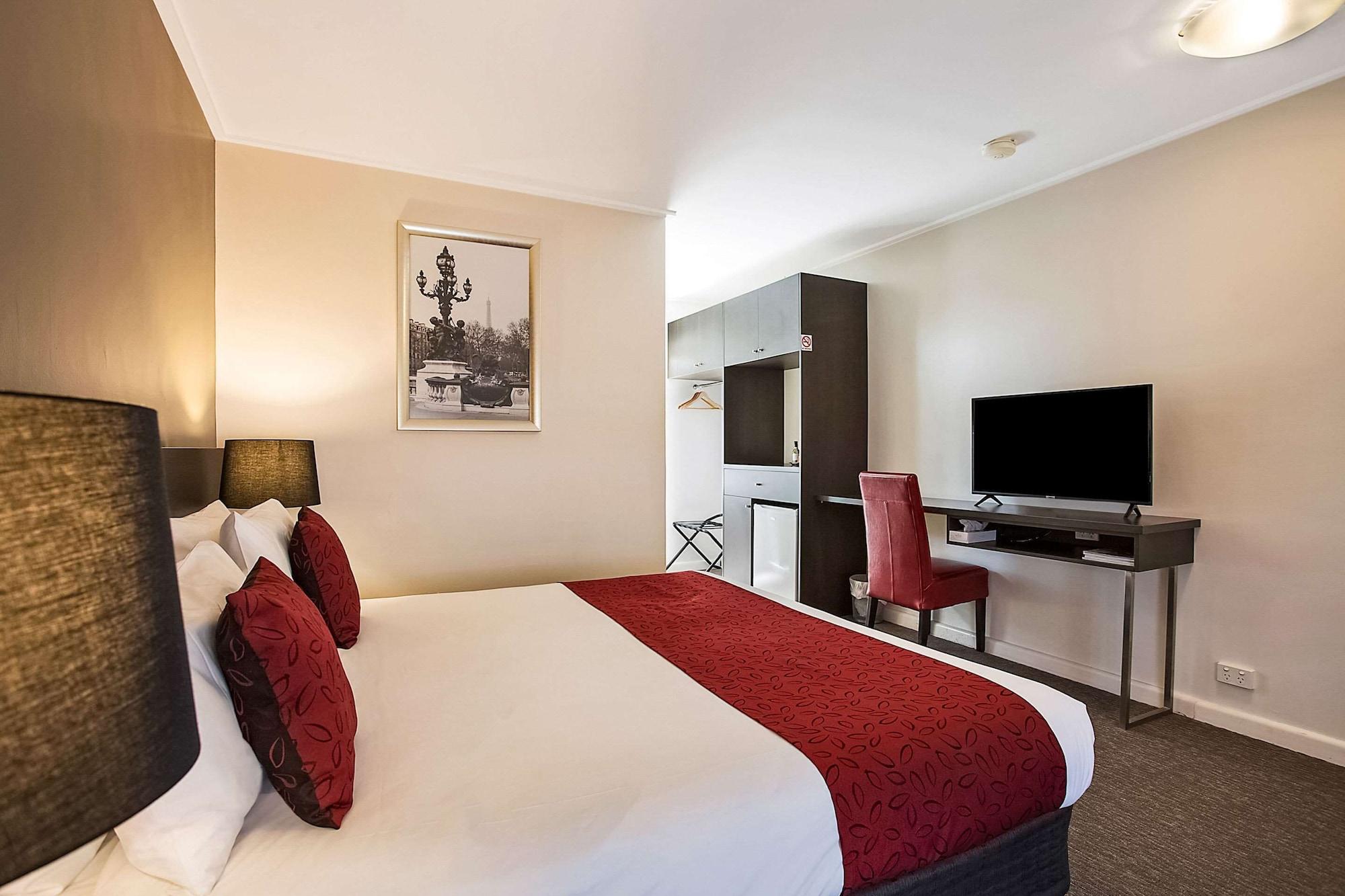Comfort Inn Western Уорнъмбул Екстериор снимка