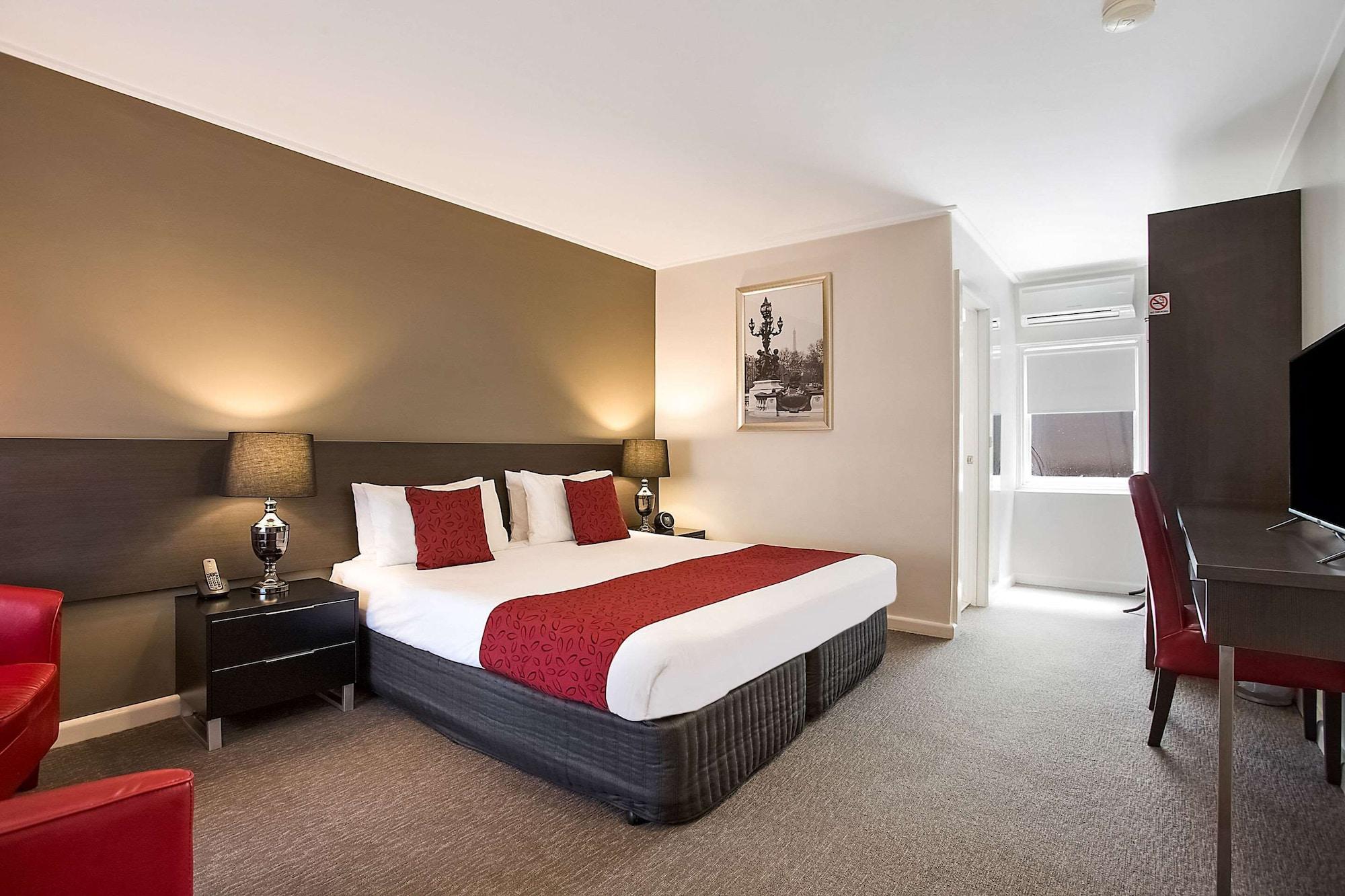 Comfort Inn Western Уорнъмбул Екстериор снимка
