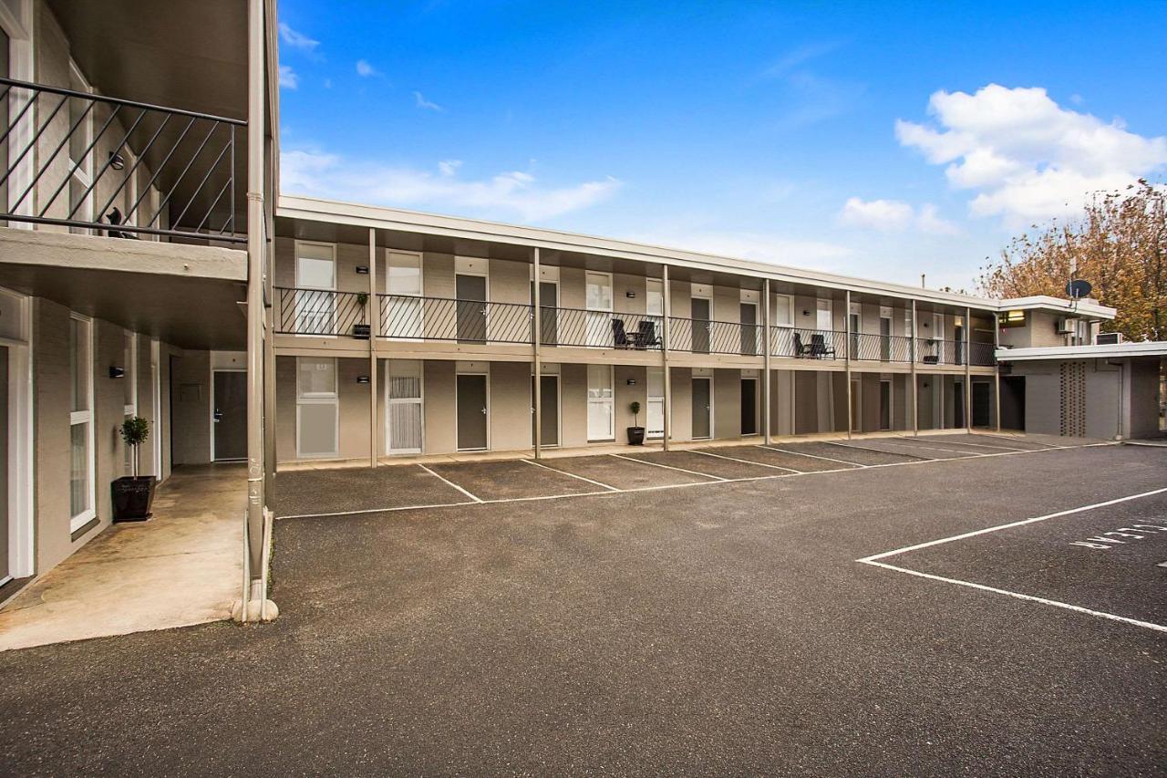 Comfort Inn Western Уорнъмбул Екстериор снимка